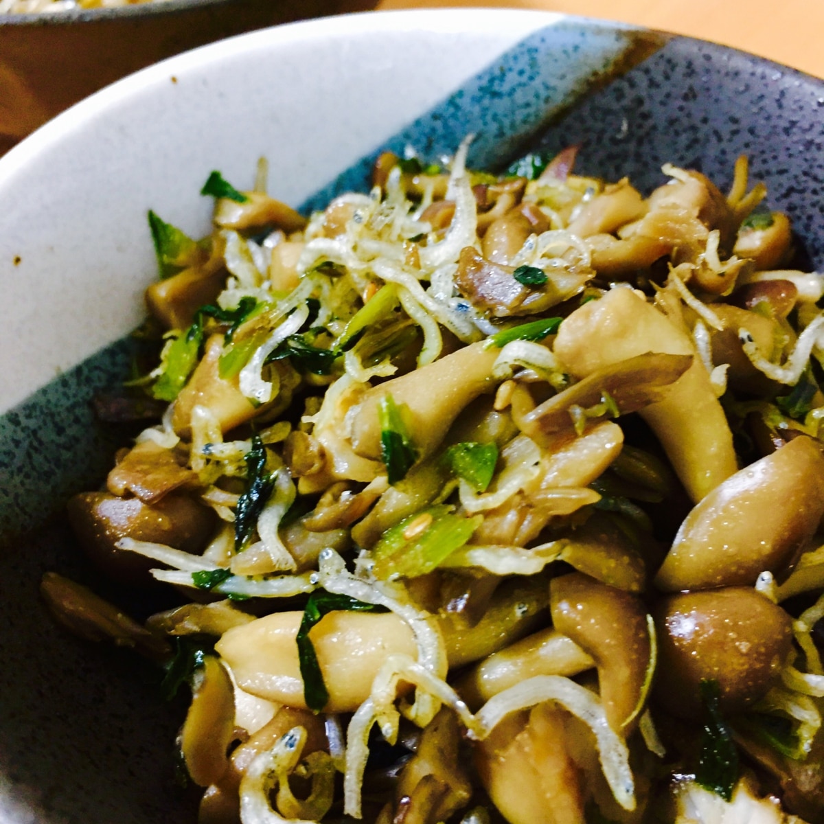 漬物アレンジ 野沢菜漬けの きのこ炒め レシピ 作り方 By みちなも 楽天レシピ
